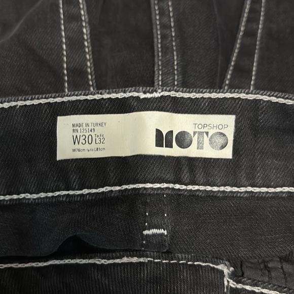 Women’s TopShop Moto 30x32 Wide Leg Distressed Hem Black Jeans - Picture 3 of 8